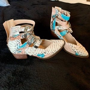 Really nice strappy and colorful shoes with heel. Worn once, from Buckle. Sexy!